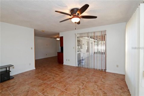 House in Orlando, Florida 3 bedrooms, 144 sq.m. № 1337777 - photo 6