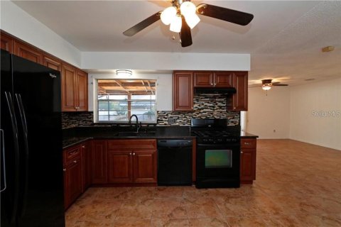 House in Orlando, Florida 3 bedrooms, 144 sq.m. № 1337777 - photo 9