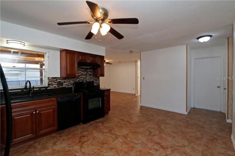 House in Orlando, Florida 3 bedrooms, 144 sq.m. № 1337777 - photo 8