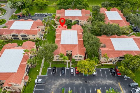 Condo in Pembroke Pines, Florida, 3 bedrooms  № 1330255 - photo 2