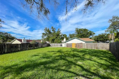 Villa ou maison à vendre à Tampa, Floride: 2 chambres, 97.45 m2 № 1392279 - photo 24