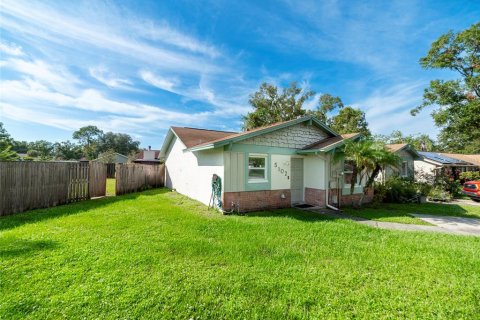 Villa ou maison à vendre à Tampa, Floride: 2 chambres, 97.45 m2 № 1392279 - photo 2