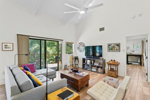 Casa en venta en Saint Petersburg, Florida, 3 dormitorios, 249.35 m2 № 1392339 - foto 14