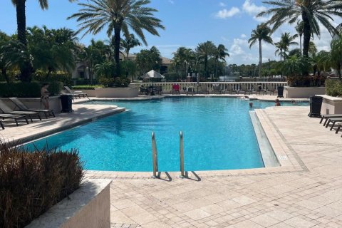 Condominio en venta en Palm Beach Gardens, Florida, 2 dormitorios, 91.69 m2 № 1178693 - foto 3