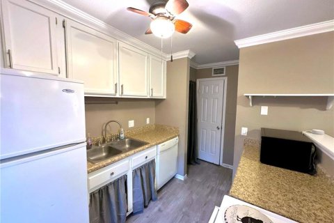 Condo in Plant City, Florida, 2 bedrooms  № 1342055 - photo 15