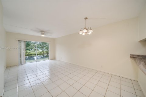 Copropriété à vendre à Coral Springs, Floride: 2 chambres, 71.26 m2 № 958967 - photo 19