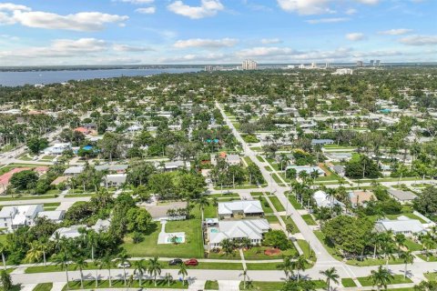 Villa ou maison à vendre à Fort Myers, Floride: 3 chambres, 205.78 m2 № 737022 - photo 5