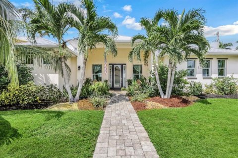 Casa en venta en Fort Myers, Florida, 3 dormitorios, 205.78 m2 № 737022 - foto 1