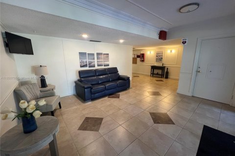 Condo in Lauderhill, Florida, 1 bedroom  № 1357031 - photo 19