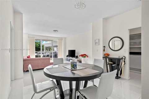 Condominio en venta en Aventura, Florida, 3 dormitorios, 134.24 m2 № 1357079 - foto 1