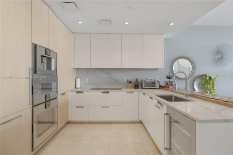 Copropriété à louer à Sunny Isles Beach, Floride: 2 chambres, 134.43 m2 № 1357033 - photo 5