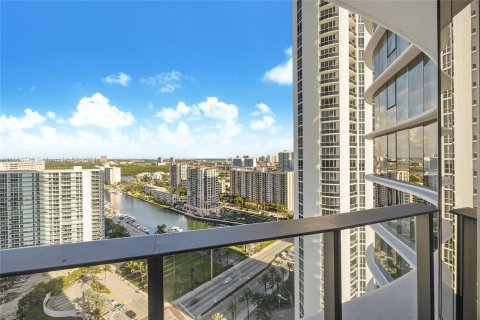 Copropriété à louer à Sunny Isles Beach, Floride: 2 chambres, 134.43 m2 № 1357033 - photo 15