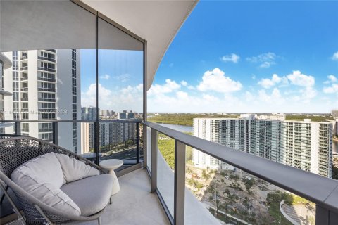 Condo in Sunny Isles Beach, Florida, 2 bedrooms  № 1357033 - photo 14