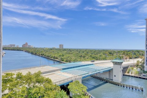 Condo in Fort Lauderdale, Florida, 1 bedroom  № 1216253 - photo 2