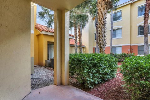 Condo in Palm Beach Gardens, Florida, 1 bedroom  № 1216348 - photo 4