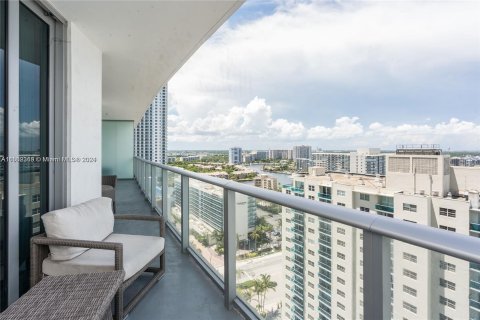 Condo in Hollywood, Florida, 2 bedrooms  № 1161364 - photo 12