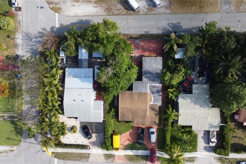 Villa ou maison à vendre à Hollywood, Floride: 4 chambres, 170.38 m2 № 1161315 - photo 12