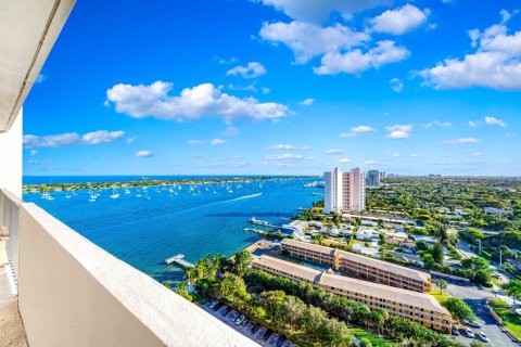 Condominio en venta en West Palm Beach, Florida, 2 dormitorios, 108.7 m2 № 844140 - foto 17