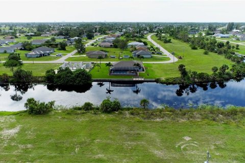 Terrain à vendre à Cape Coral, Floride № 706455 - photo 12