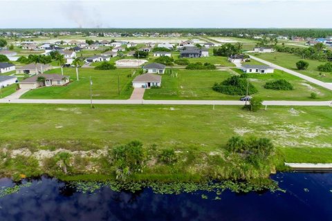 Купить земельный участок в Кейп-Корал, Флорида № 706455 - фото 17