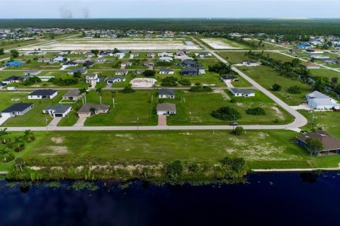 Купить земельный участок в Кейп-Корал, Флорида № 706455 - фото 18