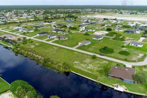 Купить земельный участок в Кейп-Корал, Флорида № 706455 - фото 15