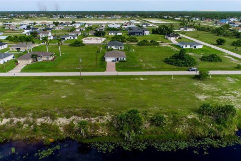 Купить земельный участок в Кейп-Корал, Флорида № 706455 - фото 8