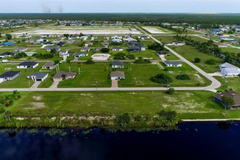Купить земельный участок в Кейп-Корал, Флорида № 706455 - фото 9