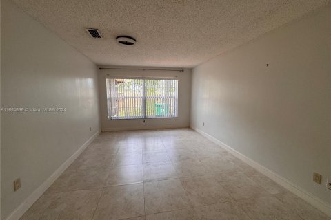 Townhouse in Davie, Florida 2 bedrooms, 119.84 sq.m. № 1356789 - photo 27