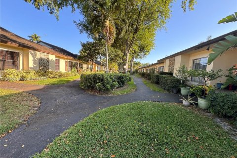 Touwnhouse à louer à Davie, Floride: 2 chambres, 119.84 m2 № 1356789 - photo 2