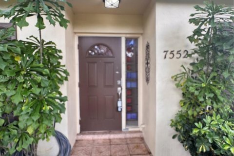 Townhouse in Davie, Florida 2 bedrooms, 119.84 sq.m. № 1356789 - photo 8