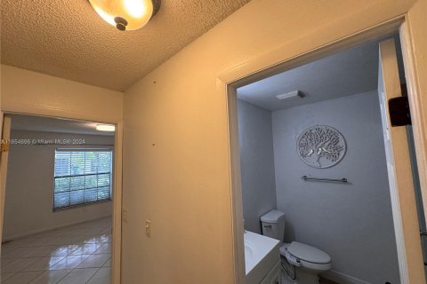 Townhouse in Davie, Florida 2 bedrooms, 119.84 sq.m. № 1356789 - photo 29