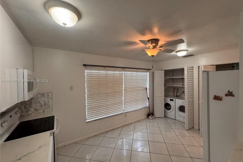 Townhouse in Davie, Florida 2 bedrooms, 119.84 sq.m. № 1356789 - photo 19