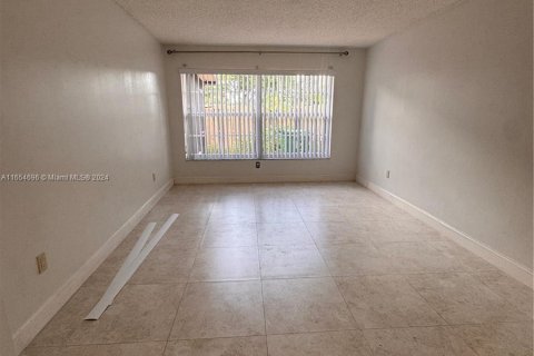 Townhouse in Davie, Florida 2 bedrooms, 119.84 sq.m. № 1356789 - photo 16