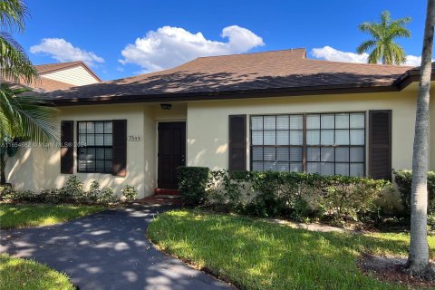 Townhouse in Davie, Florida 2 bedrooms, 119.84 sq.m. № 1356788 - photo 1