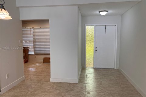 Townhouse in Davie, Florida 2 bedrooms, 119.84 sq.m. № 1356788 - photo 11