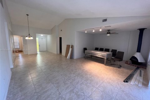 Townhouse in Davie, Florida 2 bedrooms, 119.84 sq.m. № 1356788 - photo 6