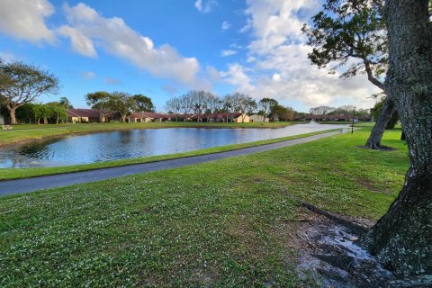 Villa ou maison à vendre à West Palm Beach, Floride: 2 chambres, 127.28 m2 № 976857 - photo 8