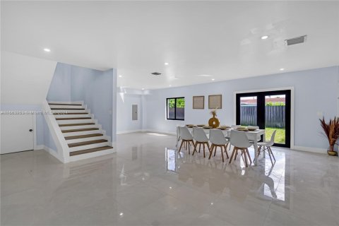 Villa ou maison à vendre à Miami Gardens, Floride: 7 chambres, 258.36 m2 № 1380383 - photo 10