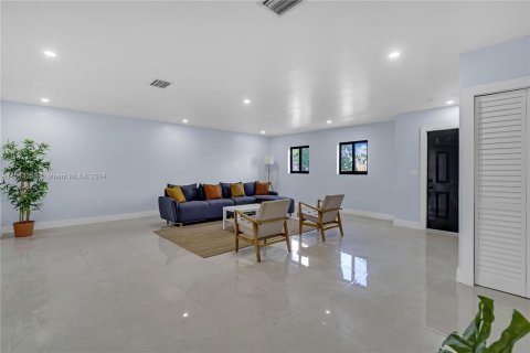 Villa ou maison à vendre à Miami Gardens, Floride: 7 chambres, 258.36 m2 № 1380383 - photo 8