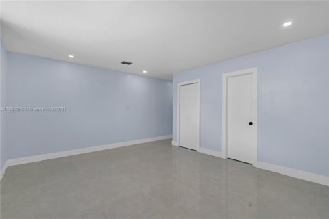 Villa ou maison à vendre à Miami Gardens, Floride: 7 chambres, 258.36 m2 № 1380383 - photo 20