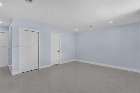 Villa ou maison à vendre à Miami Gardens, Floride: 7 chambres, 258.36 m2 № 1380383 - photo 19