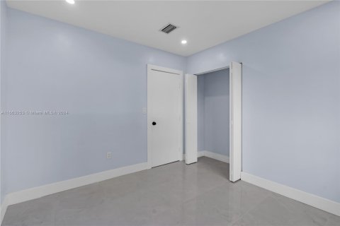 Villa ou maison à vendre à Miami Gardens, Floride: 7 chambres, 258.36 m2 № 1380383 - photo 27