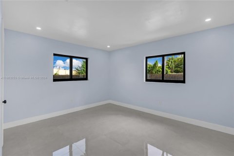 Villa ou maison à vendre à Miami Gardens, Floride: 7 chambres, 258.36 m2 № 1380383 - photo 29