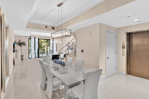 Condo in Fort Lauderdale, Florida, 3 bedrooms  № 1380340 - photo 5