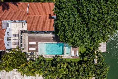 Villa ou maison à vendre à Miami Beach, Floride: 4 chambres, 393.16 m2 № 572451 - photo 30