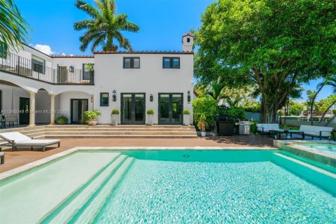 Villa ou maison à vendre à Miami Beach, Floride: 4 chambres, 393.16 m2 № 572451 - photo 1