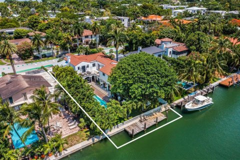 Villa ou maison à vendre à Miami Beach, Floride: 4 chambres, 393.16 m2 № 572451 - photo 3
