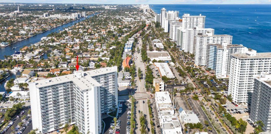 Condominio en Fort Lauderdale, Florida, 2 dormitorios  № 929865