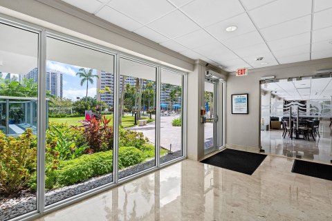 Copropriété à vendre à Fort Lauderdale, Floride: 2 chambres, 104.05 m2 № 929865 - photo 18